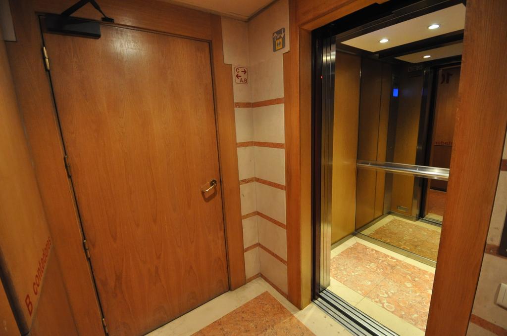 Apart Lisbon Pool Metro Garage Εξωτερικό φωτογραφία